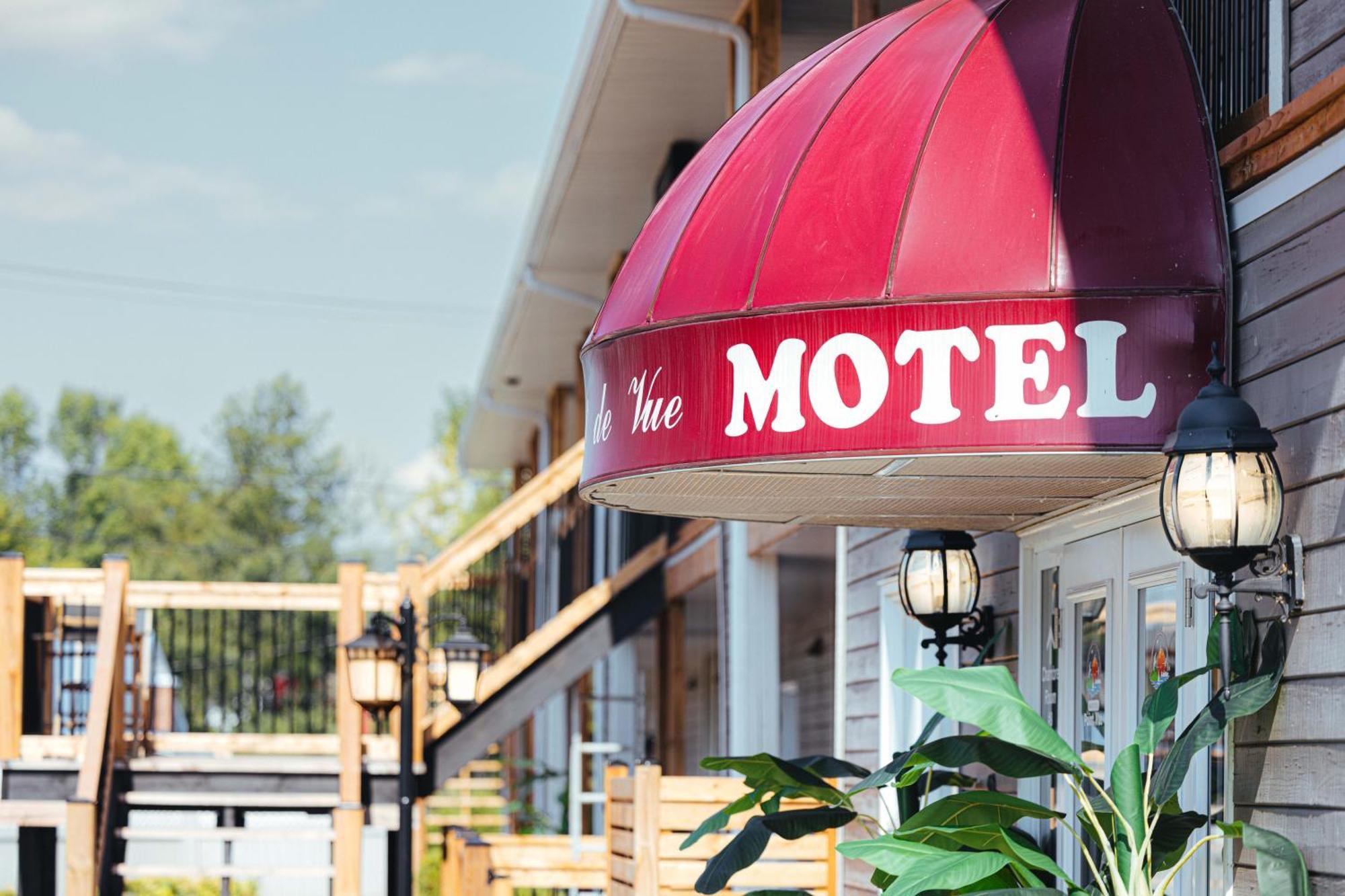 Motel Le Point De Vue La Malbaie Exterior photo
