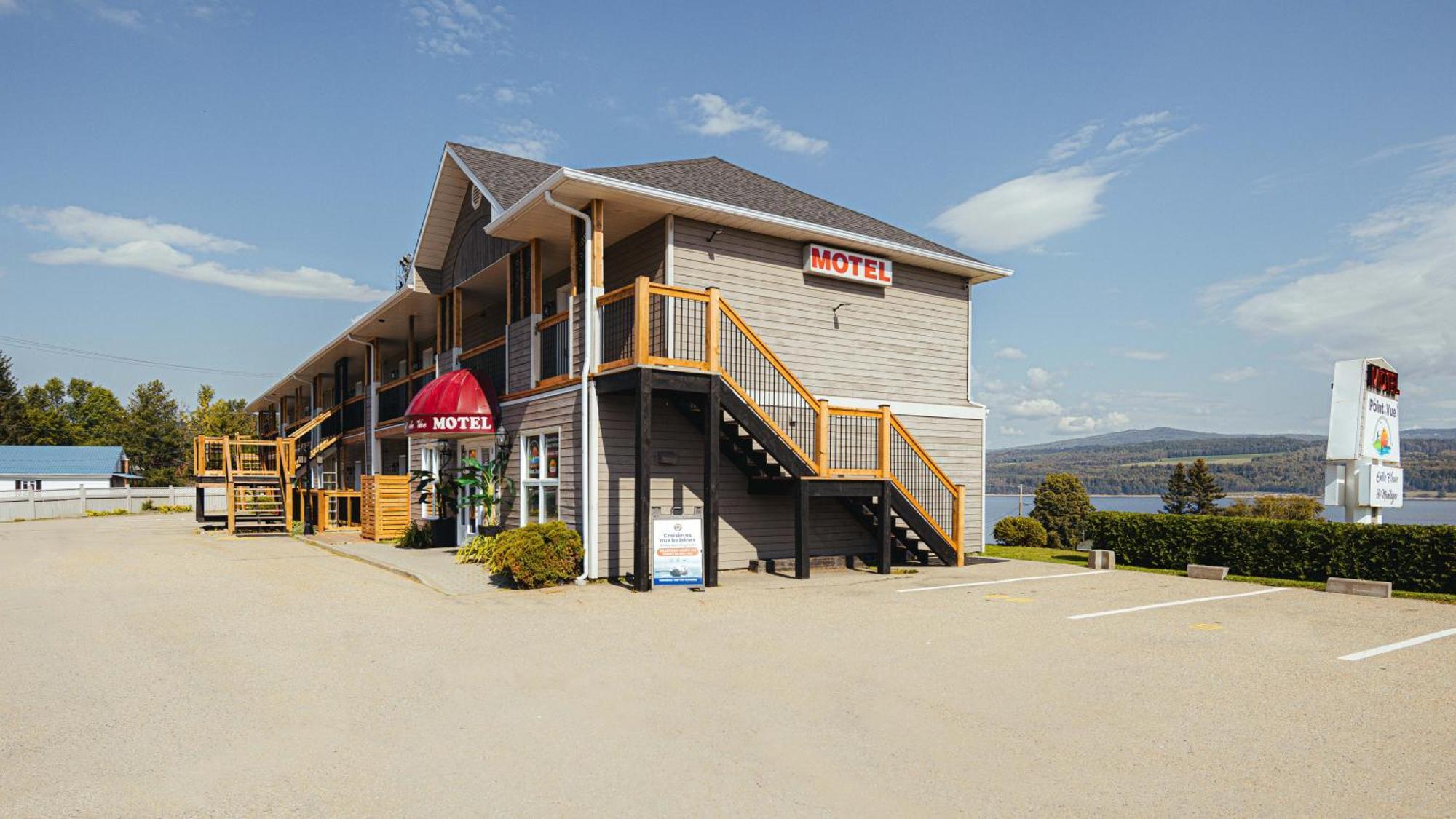 Motel Le Point De Vue La Malbaie Exterior photo