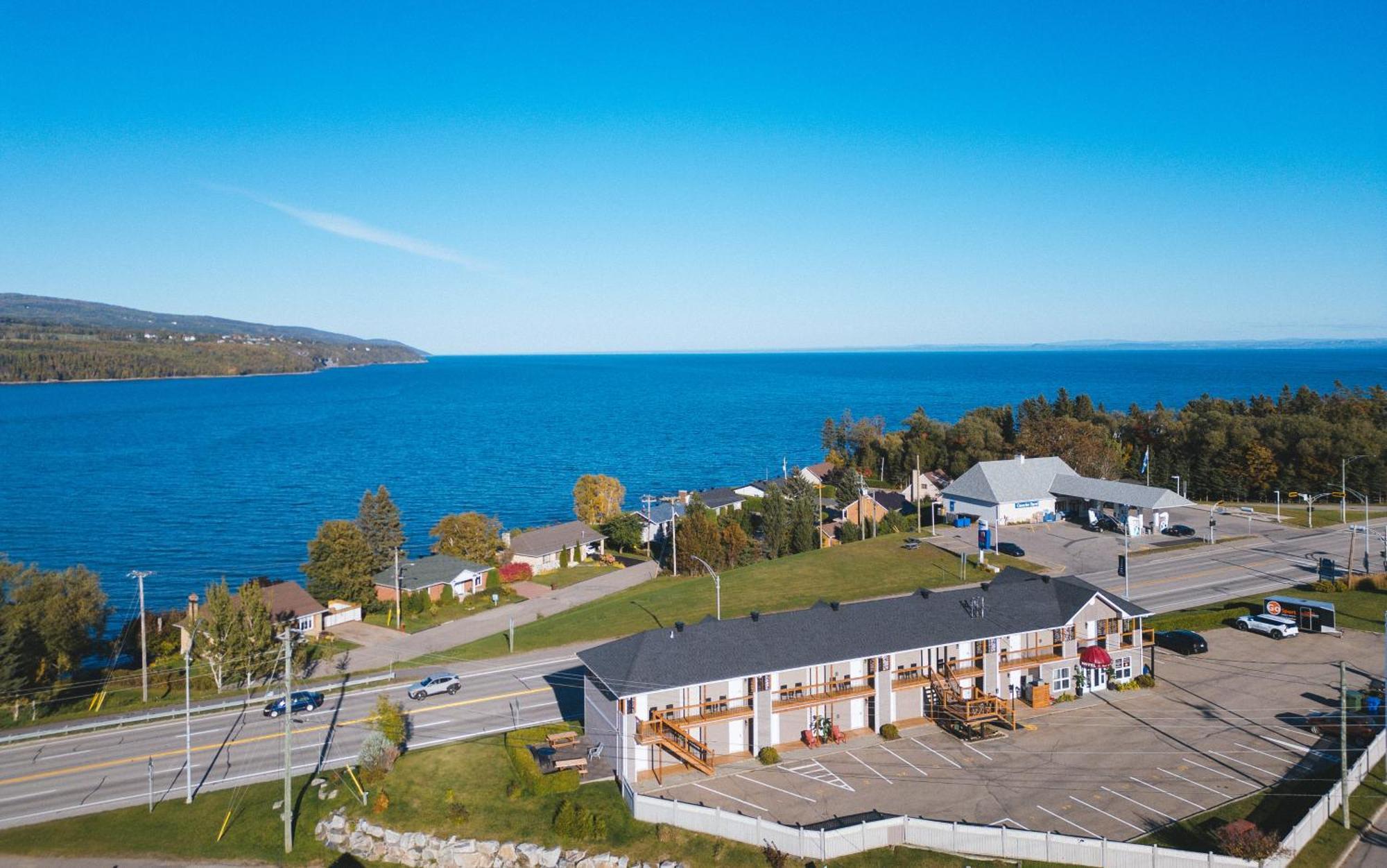 Motel Le Point De Vue La Malbaie Exterior photo